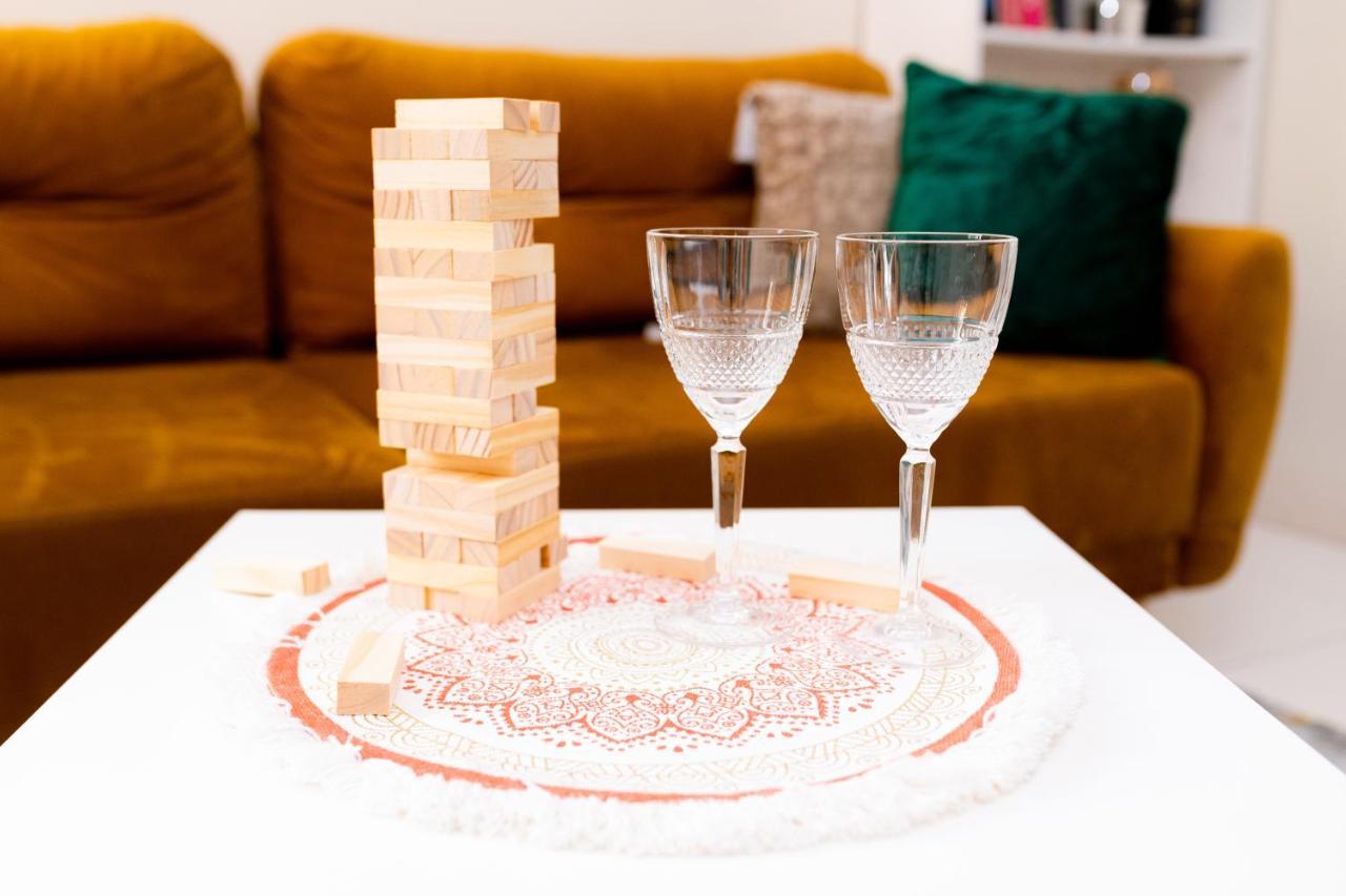 Apartment E12